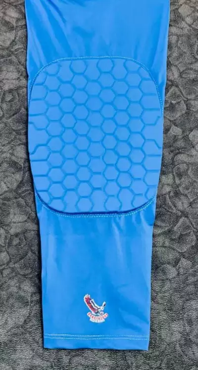 LES MANCHONS DE PROTECTIONS POUR LES GENOUX 