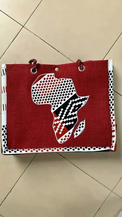 Des sacs en pagne pour femme 