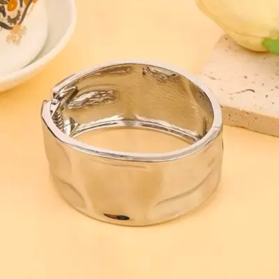  Découvrez nos bracelets  de qualité pour un style unique et élégant ! Achetez dès maintenant et profitez d’un…