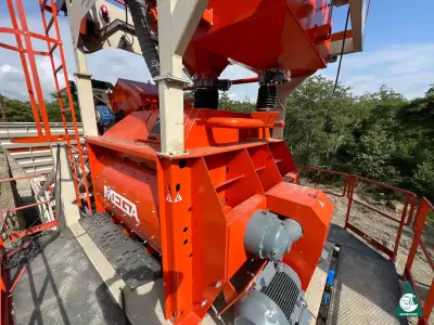 CENTRALE À BÉTON MOBILE