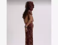 Robe maxi élégante à capuche et torsade 