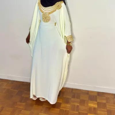 Robe marocaines et sacs en perle 