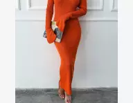 Robe  pull moulante unicolore côtelé manches fendues