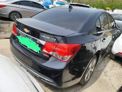 Chevrolet Cruze essence 1.4l automatique climatisé 