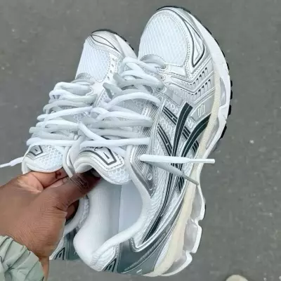 Asics Gel-Kayano 14 sneaker